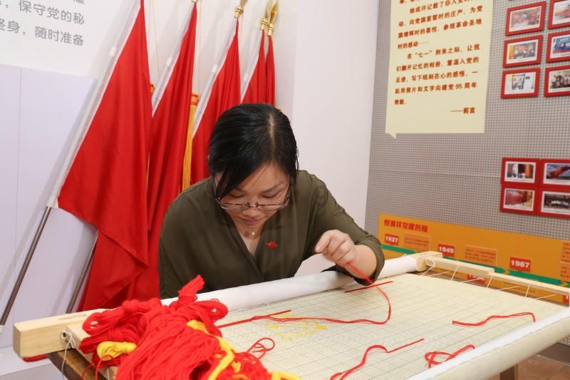 甘肃平凉崆峒区:小戏台唱出大幸福