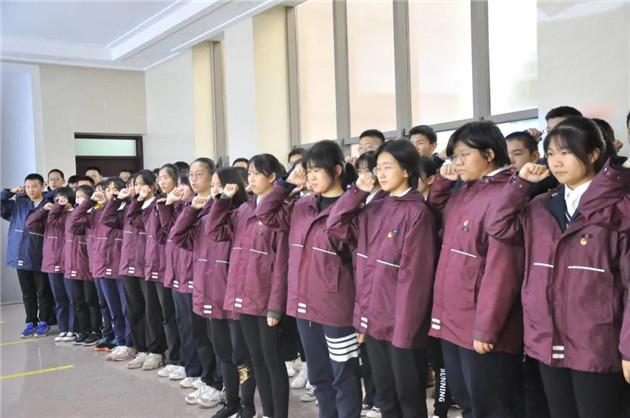 在职场上如何远离哪些人？