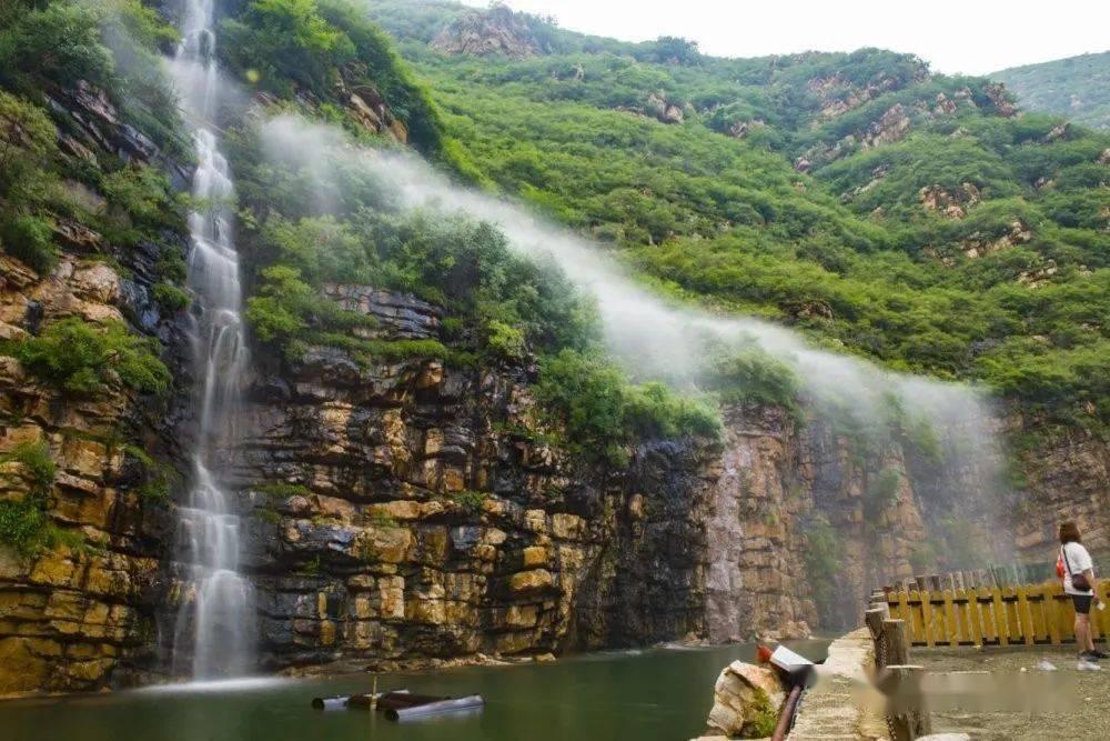 逃离森林湖畔
