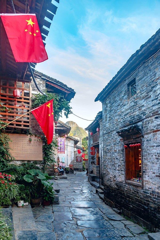 坐火车到巴马是在南宁东还是南通？游戏画面
