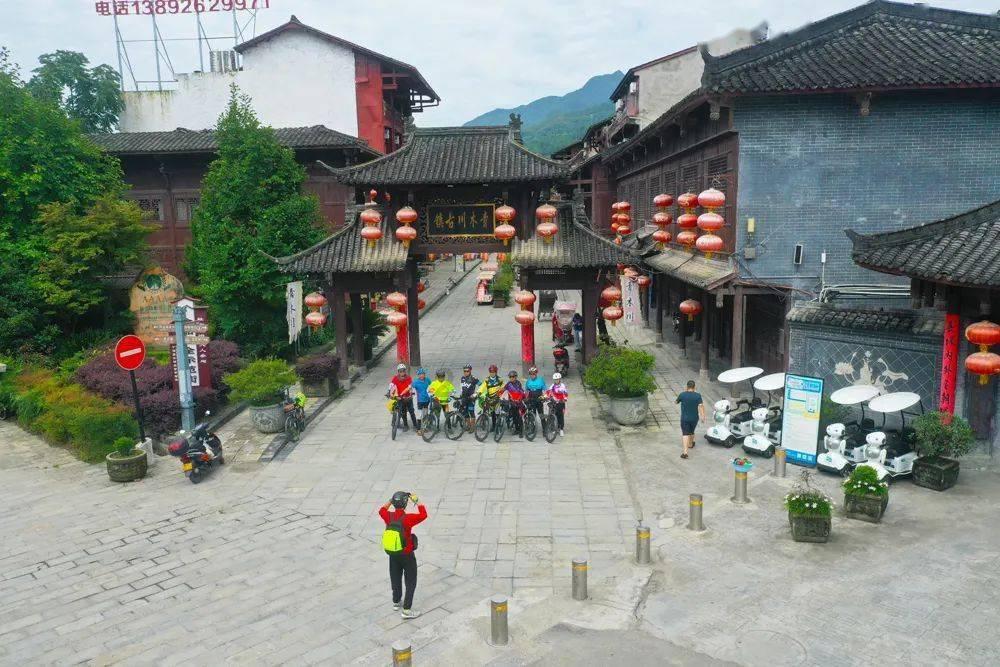 2024娱乐圈第一“蜜瓜”，万万想不到的两个人，竟然悄悄组了CP!