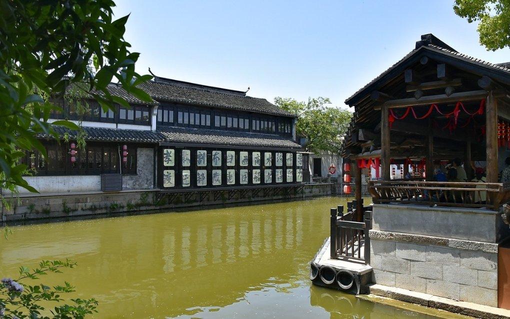 姜斯琛:旅途中的色彩与情感
